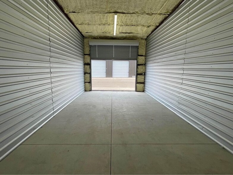 More Photos Of 6080 Deacon Rd, Sarasota Warehouse For Lease