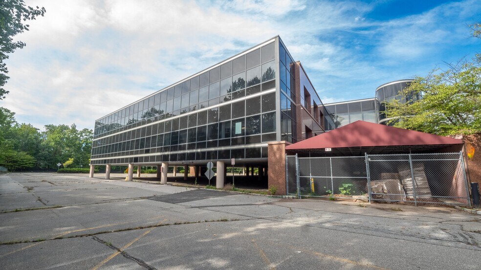 More Photos Of 1000 Sylvan Ave, Englewood Cliffs Office For Sale