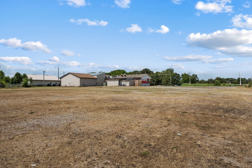 More Photos Of 3401 W Oakland Ave, Austin Truck Stop For Sale