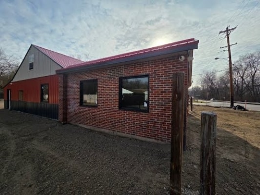 More Photos Of 9620 N Dixie Hwy, Franklin Freestanding For Sale