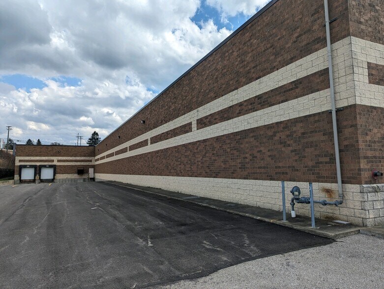 More Photos Of 3201 N Ridge Rd E, Ashtabula Freestanding For Sale