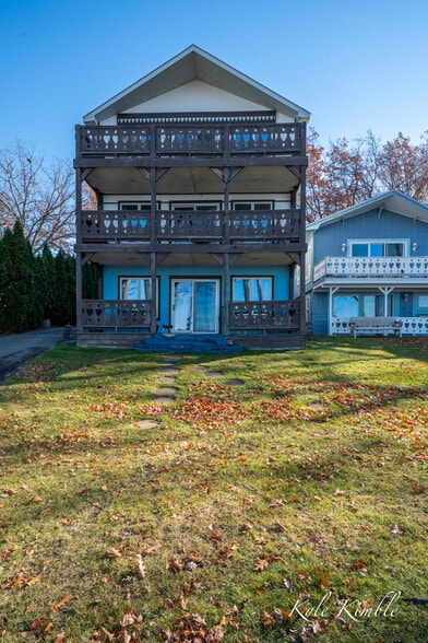 More Photos Of 104 W Houghton Lake Dr, Prudenville Hotel For Sale