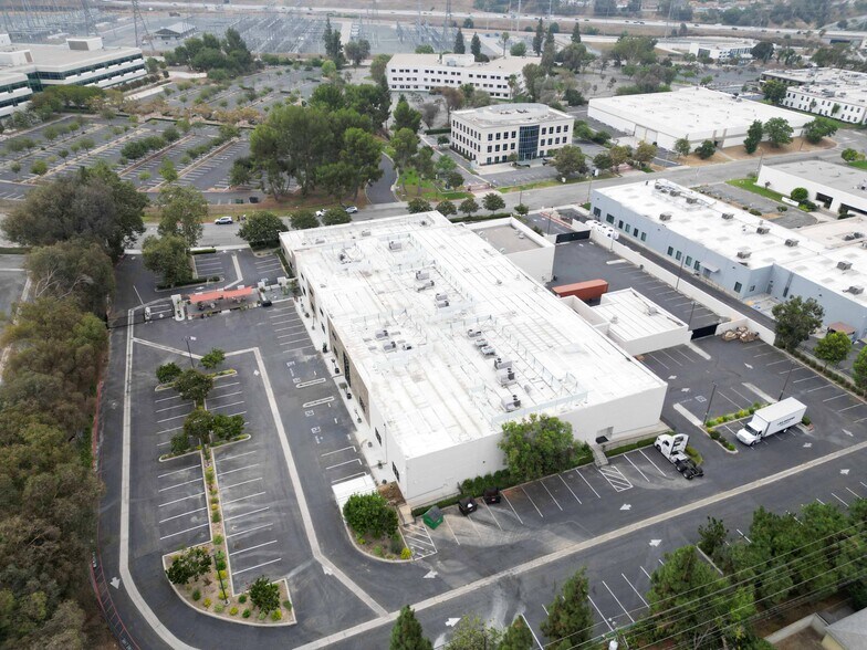 More Photos Of 2001 Saturn St, Monterey Park Light Distribution For Sale