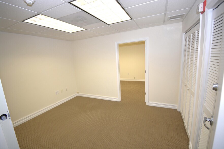 More Photos Of 7765 SW 87th Ave, Miami Office For Sale