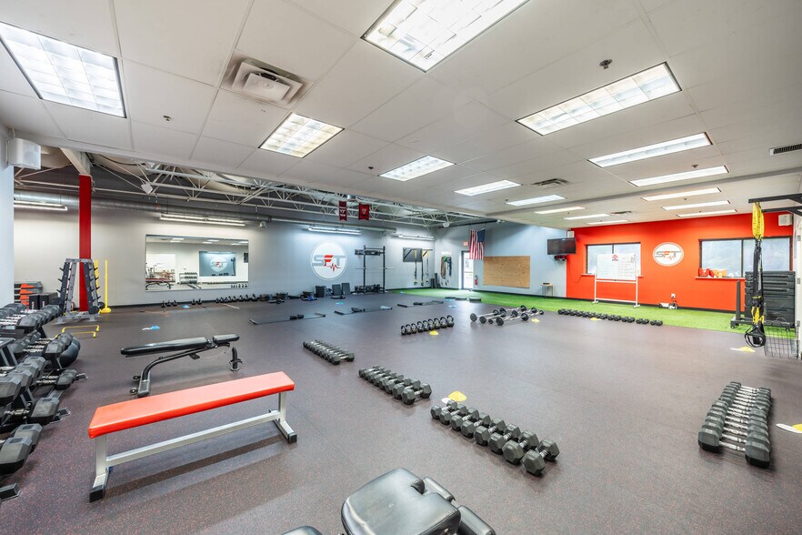 More Photos Of 1290 Blossom Dr, Victor Medical For Lease