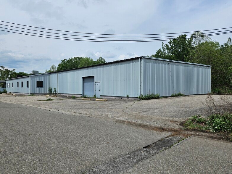 More Photos Of 1020 Industrial Park Rd, New Cumberland Warehouse For Sale
