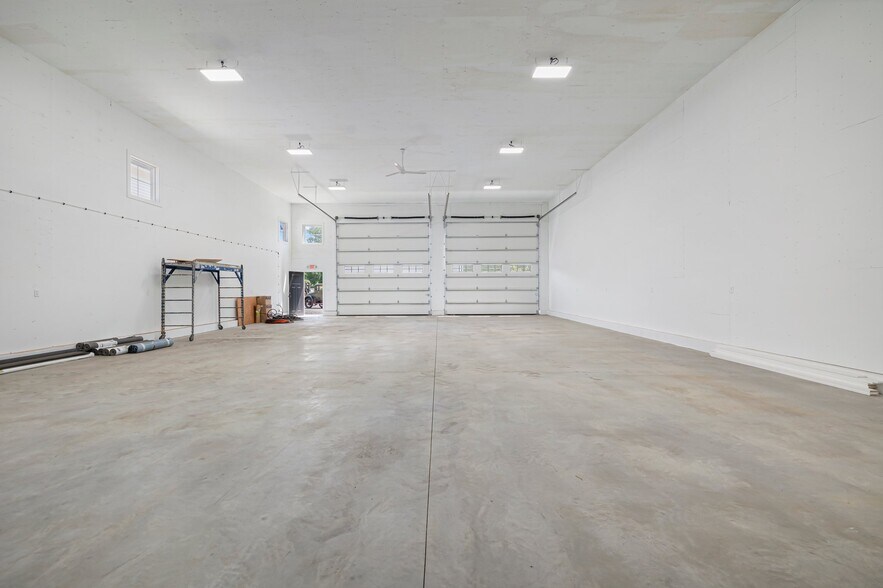 More Photos Of 169 Norwich Rd, Plainfield Warehouse For Sale