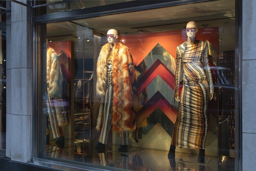 More Photos Of 770 Madison Ave, New York Storefront For Sale