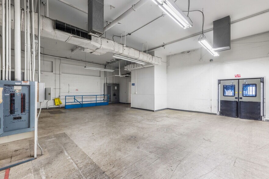 More Photos Of 106-108 W Main St, Woodland General Retail For Sale