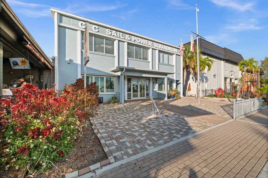 More Photos Of 917 SE 47th Ter, Cape Coral Restaurant For Sale