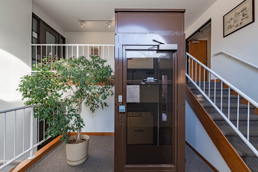 More Photos Of 1130 Vester Ave, Springfield Medical For Lease