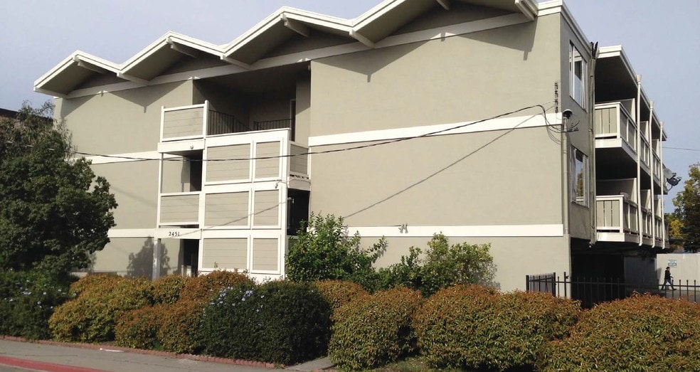 Primary Photo Of 2451 Middlefield Rd, Redwood City Apartments For Sale