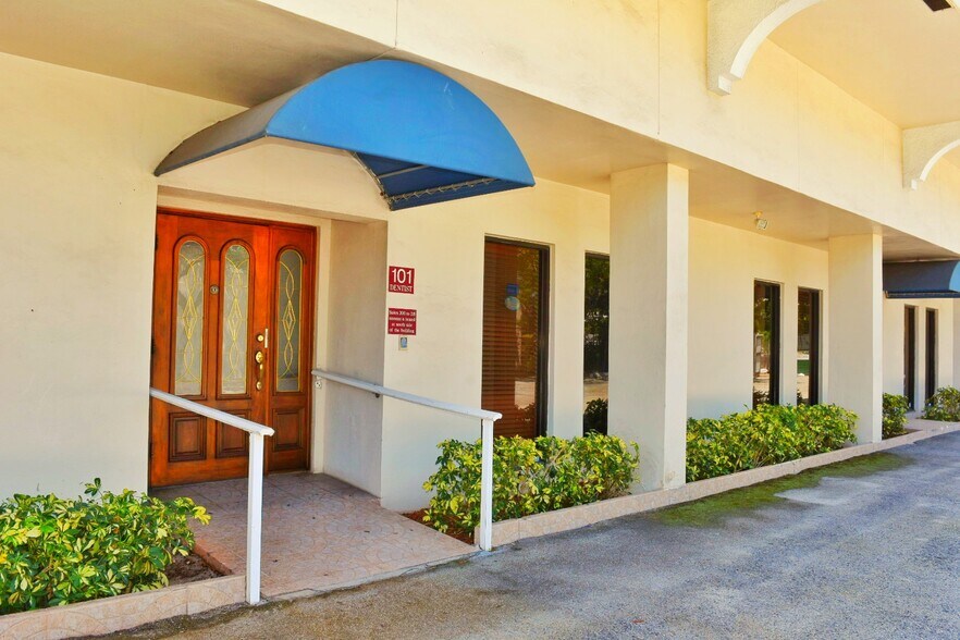 More Photos Of 3401 N Federal Hwy, Boca Raton Office For Lease