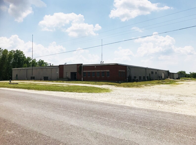 More Photos Of 1615 Radio Hill Rd, Boonville Warehouse For Lease
