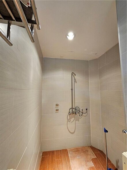 More Photos Of 5324 Metropolitan Ave, Ridgewood Apartments For Sale