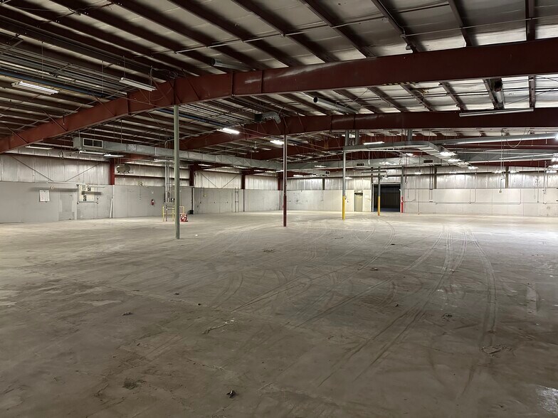 More Photos Of 50 W Fernau Ave, Oshkosh Warehouse For Sale