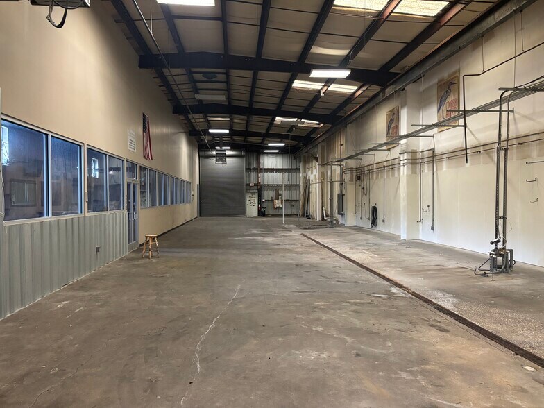 More Photos Of 2201 Mechanic St, Charleston Warehouse For Lease