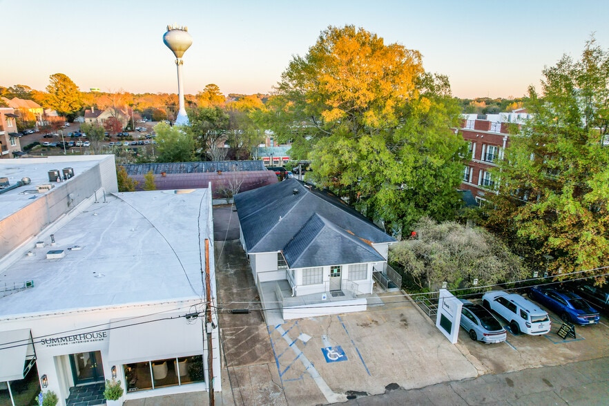 More Photos Of 409 S Lamar Blvd, Oxford Office Residential For Lease