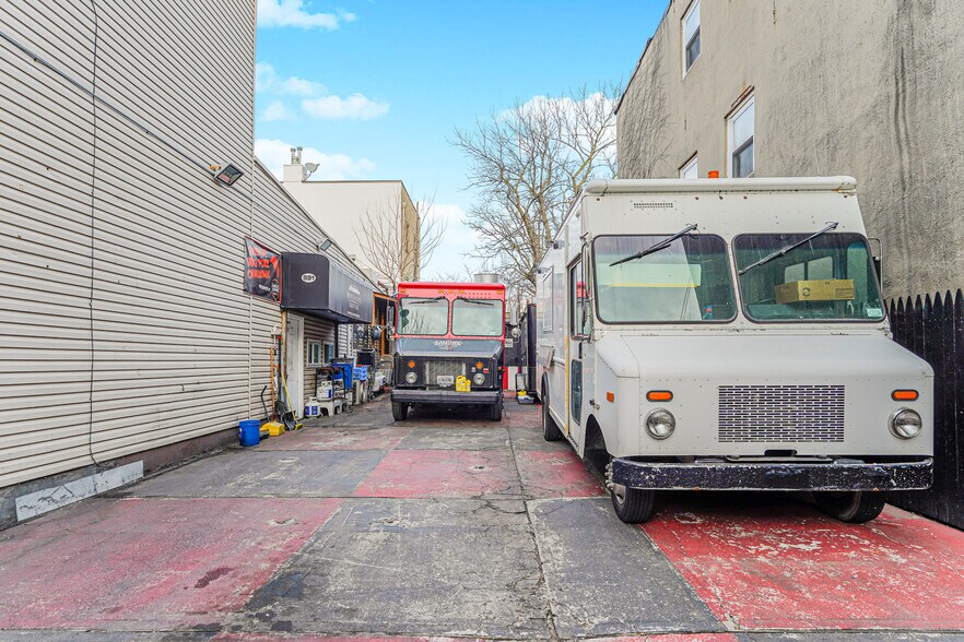 More Photos Of 591 Bay St, Staten Island Land For Sale