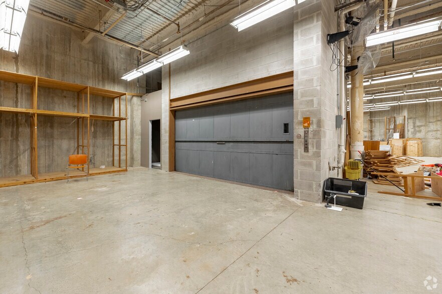 More Photos Of 1400-1420 N Parham Rd, Richmond Unknown For Lease