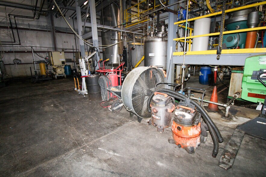More Photos Of 5640 44th Ave S, Clinton Industrial For Sale
