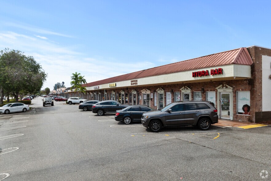 Primary Photo Of , Coral Springs General Retail For Sale
