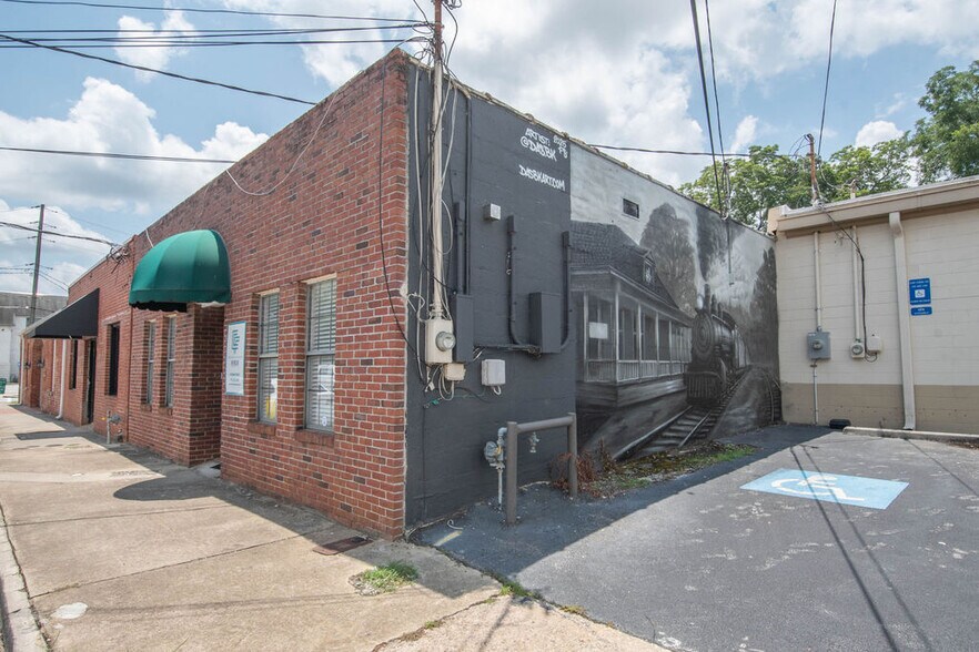 Primary Photo Of 14 Brown St, Newnan Office For Sale