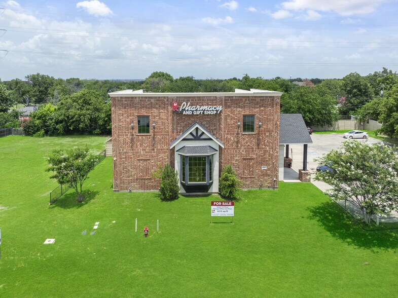 More Photos Of 207 E Byron Nelson Blvd, Roanoke Storefront Retail Office For Sale