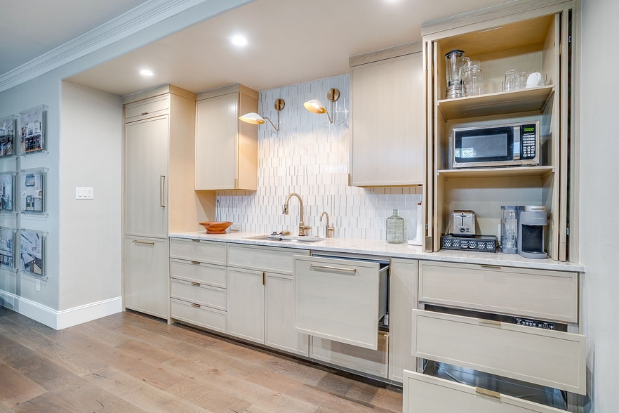 More Photos Of 5148 Vickery Loop E, Benbrook Light Manufacturing For Sale