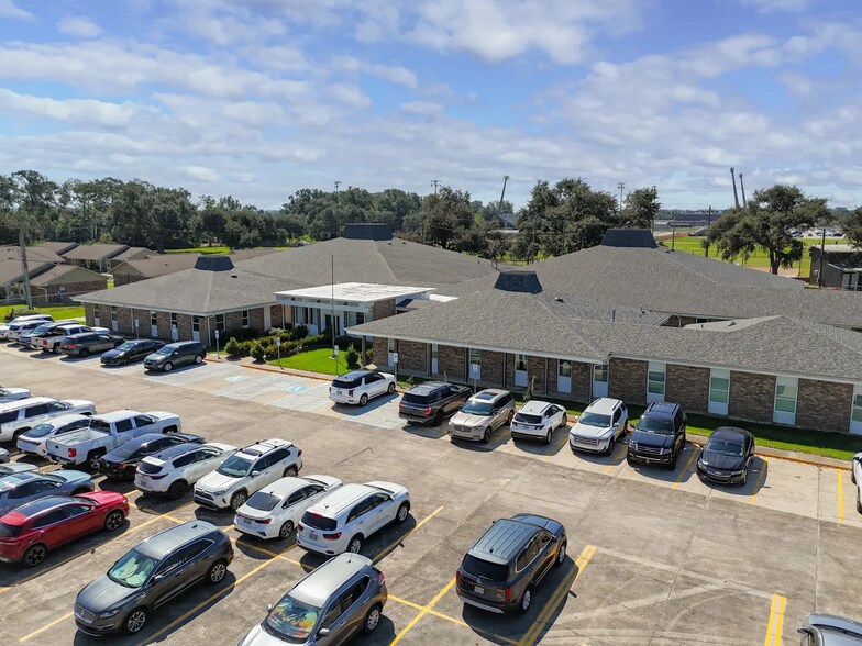 More Photos Of 1000 Plantation Rd, Thibodaux Office For Sale