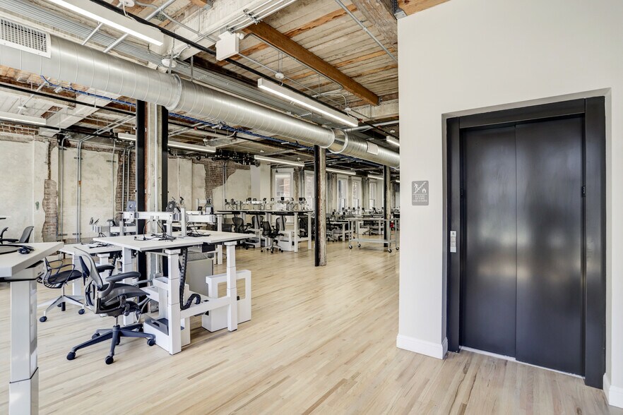 More Photos Of 114 Main St, Houston Loft Creative Space For Lease