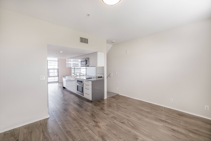 More Photos Of 2015 Hancock St, San Diego Apartments For Sale