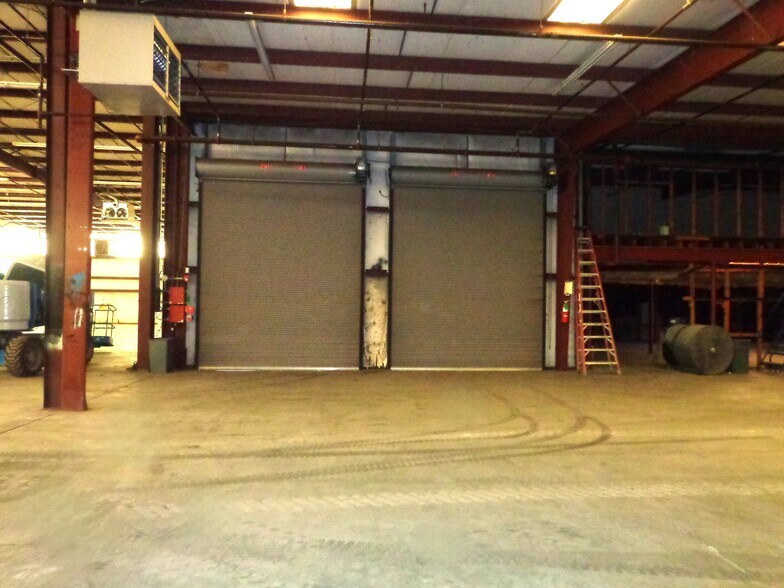 More Photos Of 502 7th St, Lake Charles Warehouse For Sale
