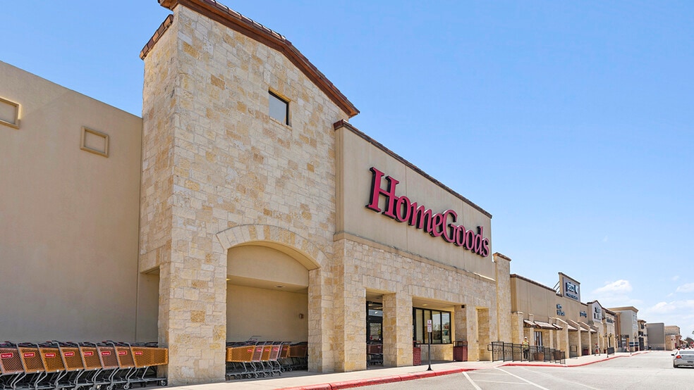 More Photos Of 22610 US Hwy 281 N, San Antonio Unknown For Lease