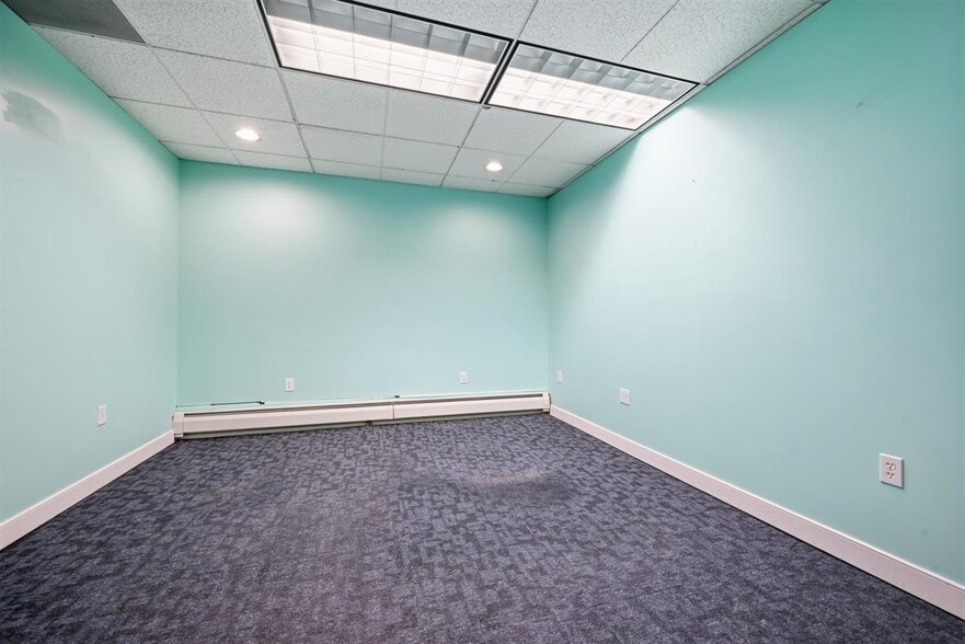 More Photos Of 90 N Franklin St, Pen Argyl Office Residential For Sale