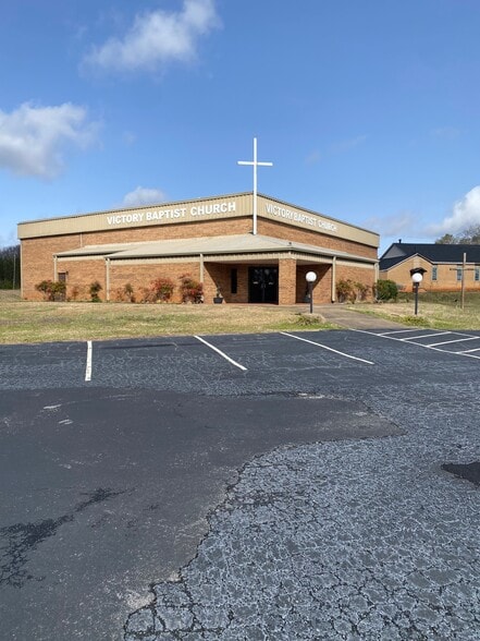 More Photos Of 322 Fretwell Dr, Anderson Religious Facility For Sale