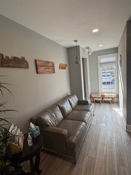 More Photos Of 321 Billingsly Ct, Franklin Office For Lease