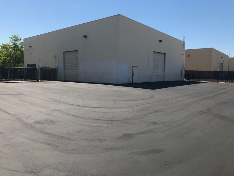More Photos Of 4 Wayne Ct, Sacramento Warehouse For Lease