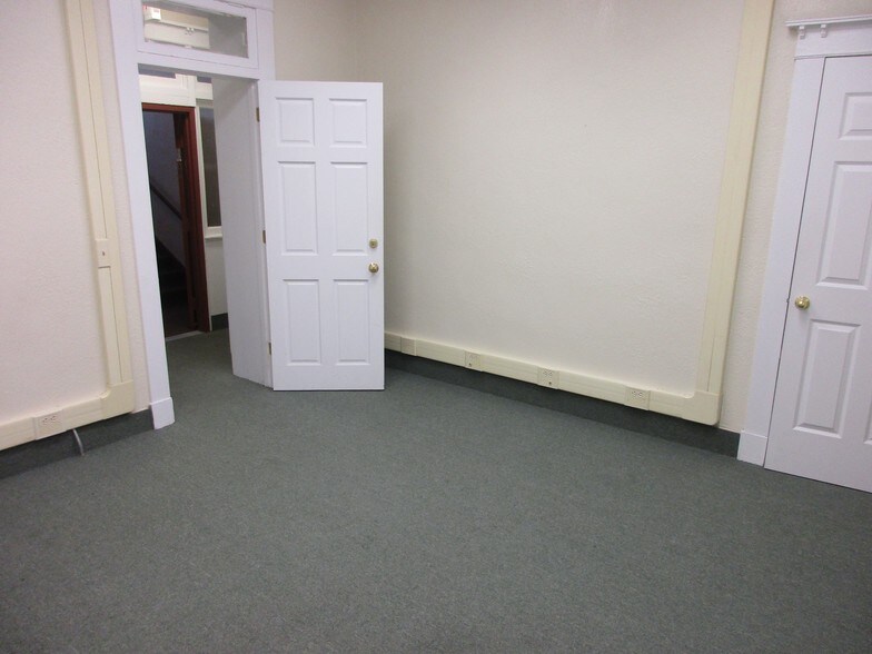 More Photos Of 541 W Wooster St, Bowling Green Office For Lease
