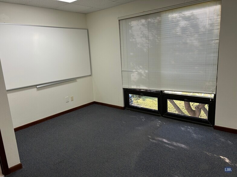 More Photos Of 325 5th Ave, Indialantic Office For Lease