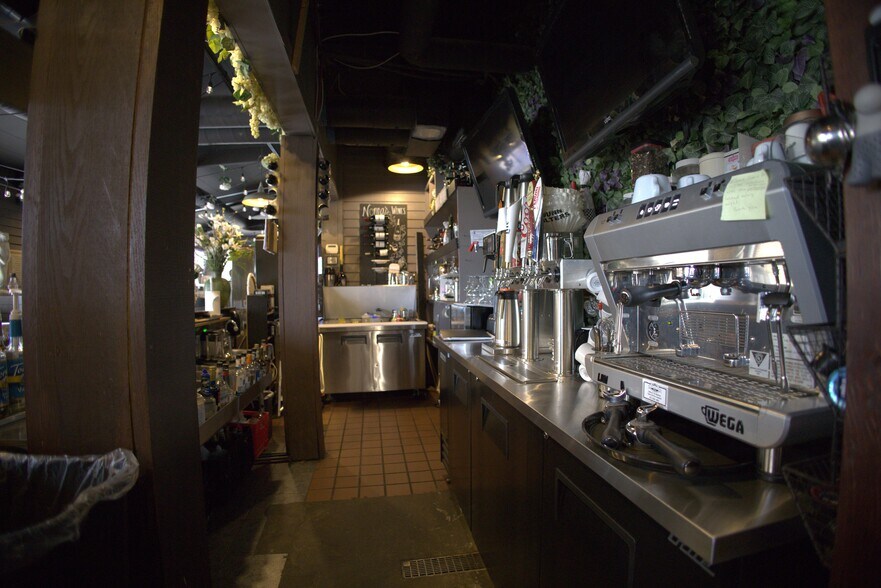 More Photos Of 5020 Cambridge Way, Plainfield Restaurant For Sale