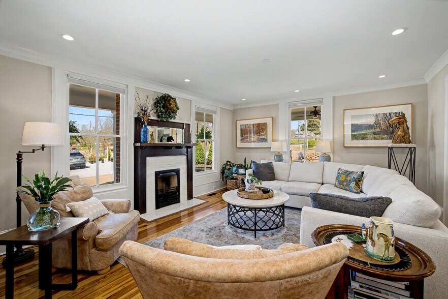 More Photos Of 36 Broad St, Senoia Office For Sale