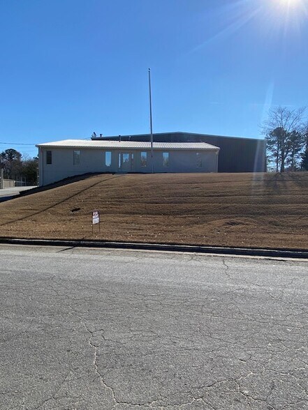 Primary Photo Of 2367 Rockaway Industrial Blvd, Conyers Industrial For Lease