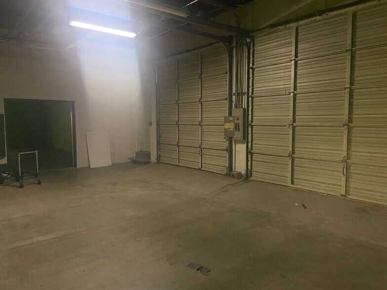 More Photos Of 1300-1318 Western Ave, Pittsburgh Flex For Lease