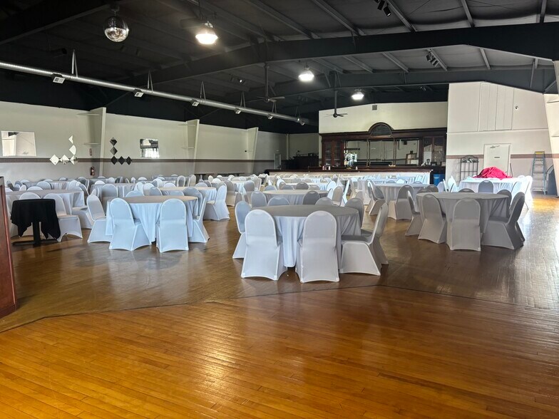 More Photos Of 21 Wilcox Rd, Fulton Amusement Park For Sale