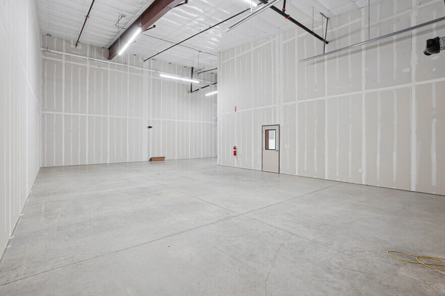 More Photos Of 5601 FM 973, Del Valle Unknown For Lease