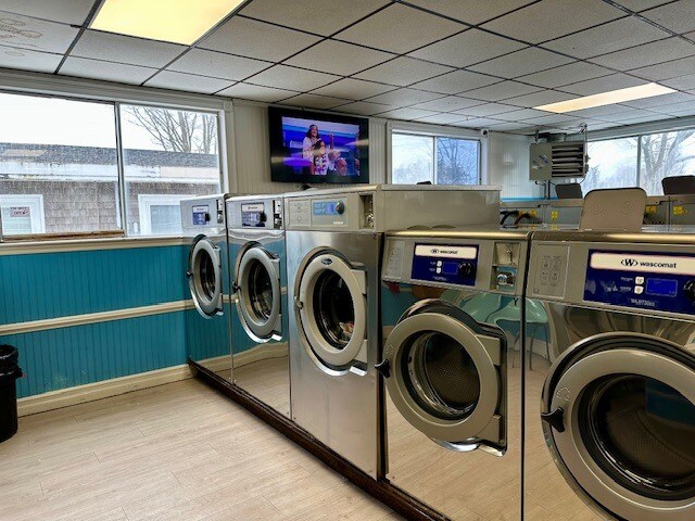 More Photos Of 32 Scranton Ave, Falmouth General Retail For Sale
