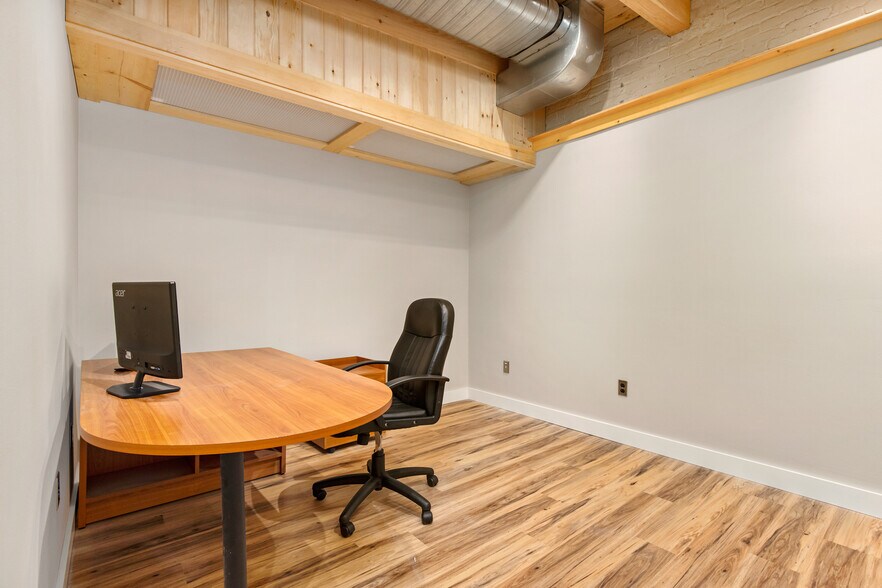 More Photos Of 1 Harris St, Newburyport Medical For Lease