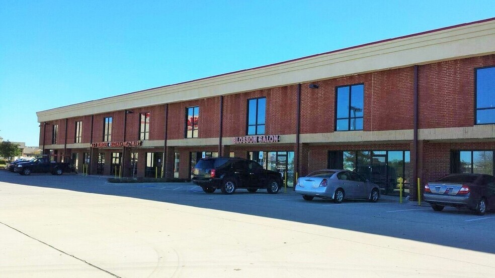 More Photos Of 2640 Old Denton Rd, Carrollton Storefront For Lease