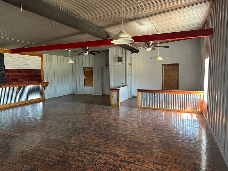 More Photos Of 2718 Gilmer Rd, Longview Restaurant For Sale